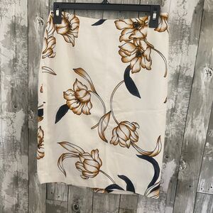 NWT White House Black Market Ophelia white floral printed pencil skirt 0